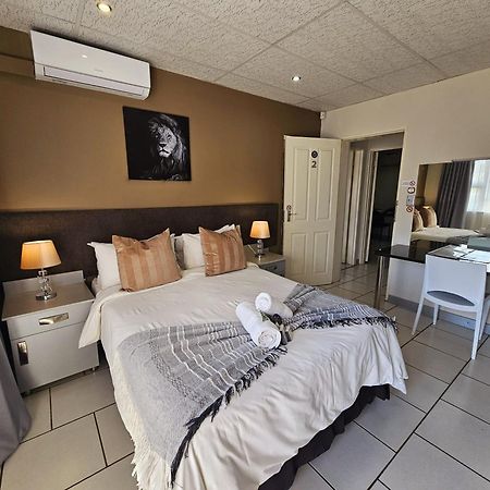 Lion Lodge Bloemfontein Exterior photo
