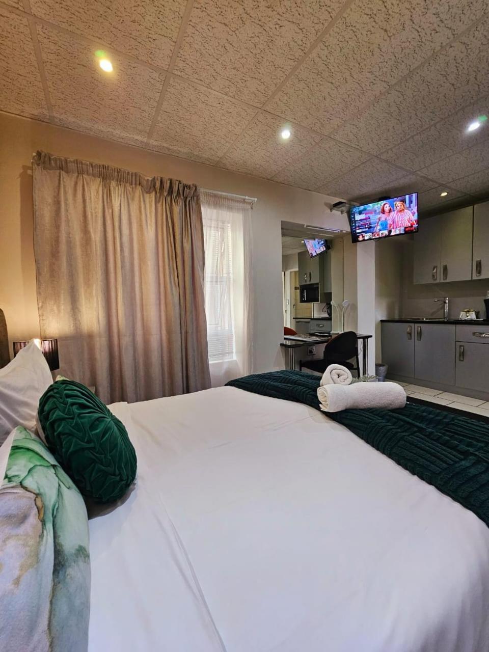Lion Lodge Bloemfontein Exterior photo